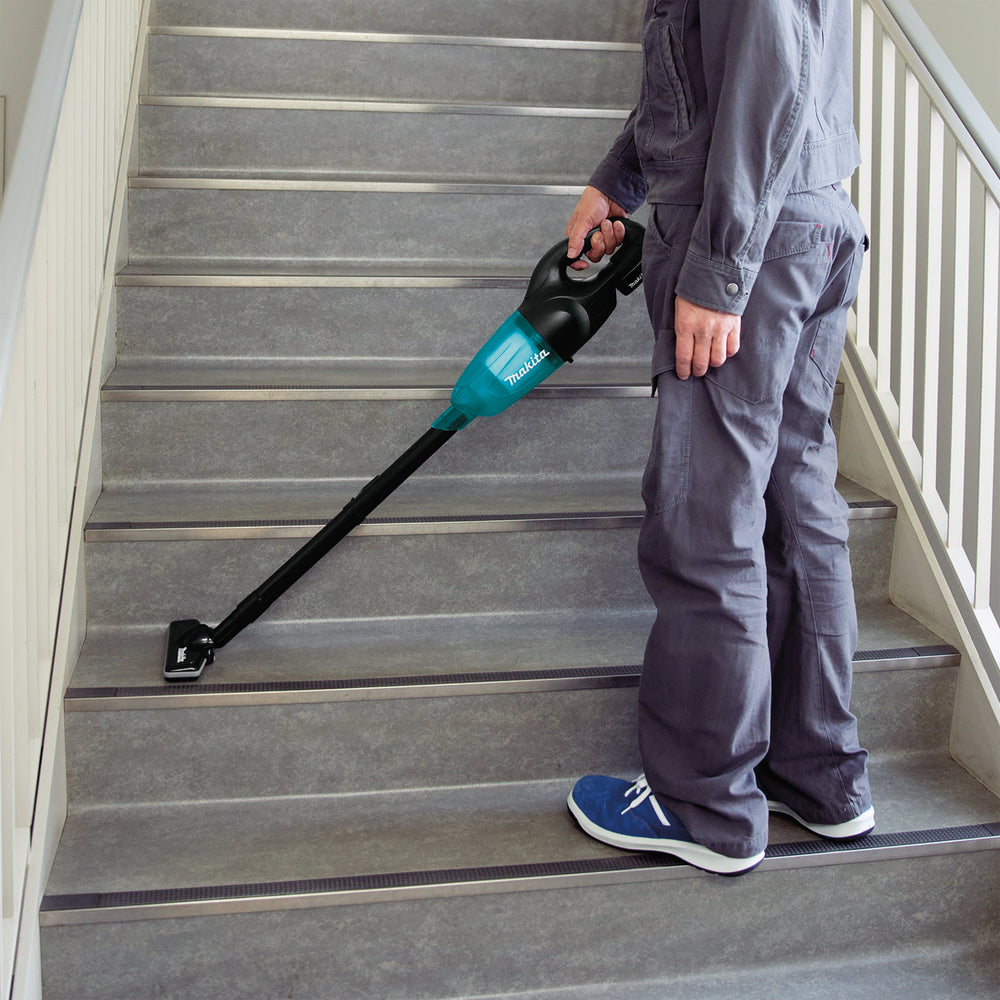 Aspiradora 18V Incluye Bateria de 3.0AH y Cargador Makita DCL180ZB-PROMO ¡PROMOCIÓN FERIA FERRETERA!
