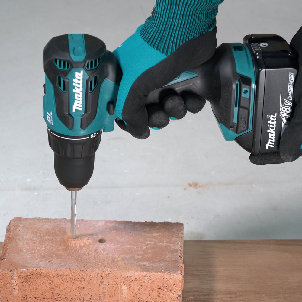 Taladro Percutor de 1/2" 18V 65NM BRUSHLESS con Bateria I96617 de 3.0AH y Cargador 630714-3 Makita DHP490Z-PROMO ¡PROMOCIÓN FERIA FERRETERA!