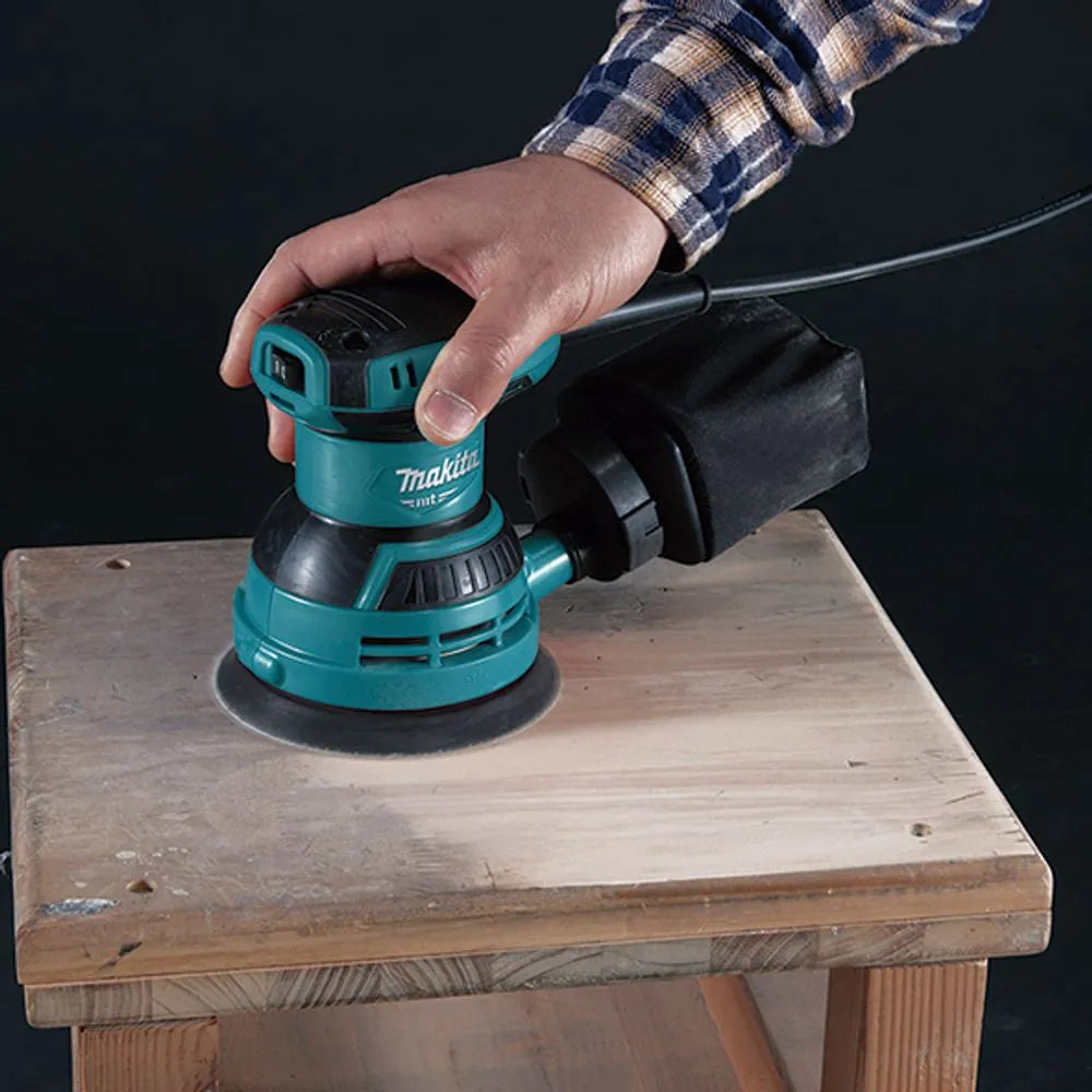 Lijadora Roto Orbital 5" 240W Makita M9204B | ¡Promoción Especial!