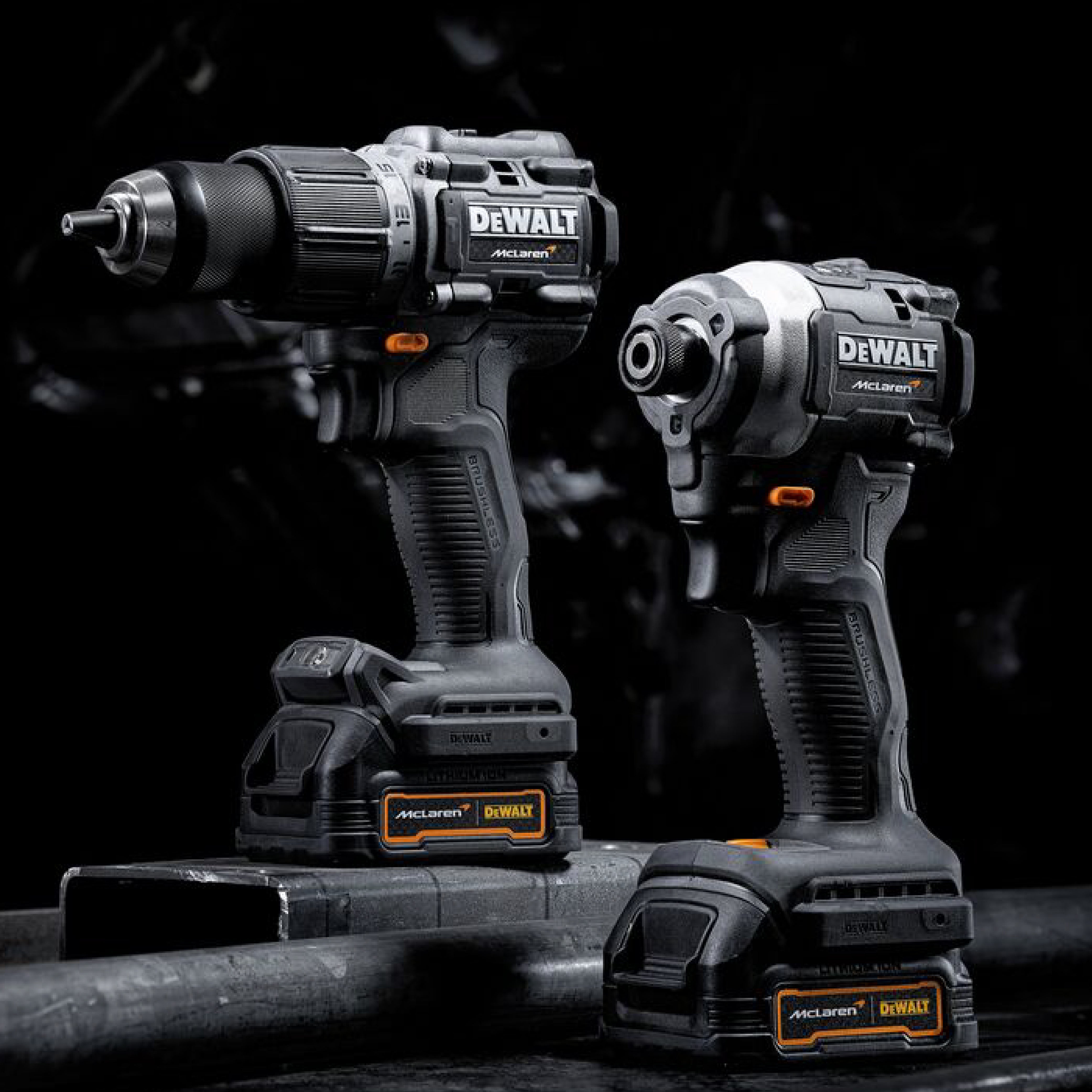 Combo taladro percutor ½” + Atornillador de impacto ¼” 20V Brushless edición especial MCLAREN DEWALT