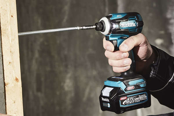 Atornillador de Impacto 40V XGT Incluye 2 Baterias de 2.5AH y Cargador Makita TD001GD201 ¡PROMOCIÓN FERIA FERRETERA!