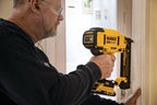 Clavadora 20V Calibre 18 con 1 Bateria de 2.0AH y Cargador Dewalt DCN680D1 ¡PROMOCIÓN FERIA FERRETERA!