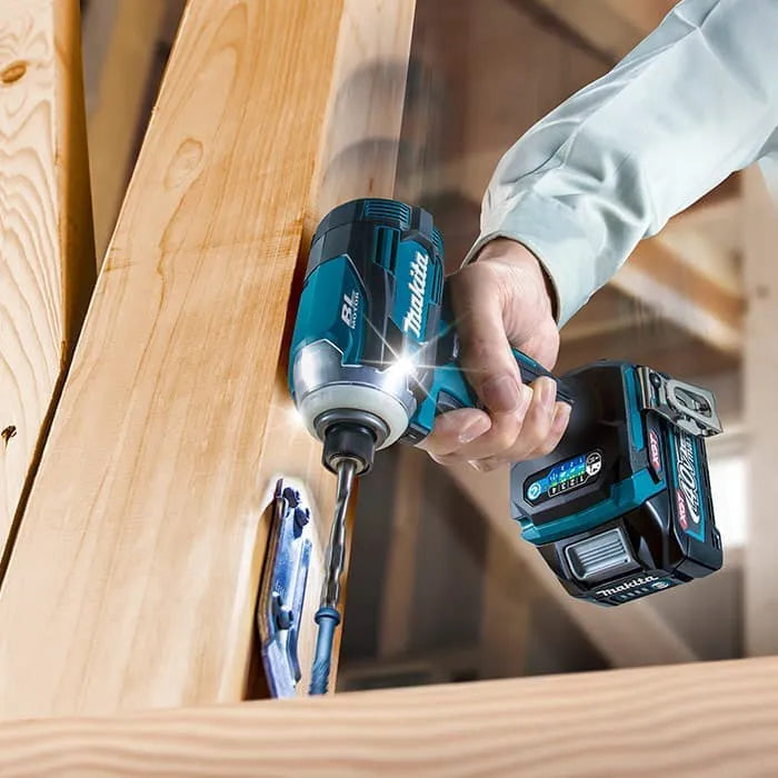 Atornillador de Impacto Makita XGT 40V + 2 Baterías 2.5Ah y Cargador | ¡Promoción Especial!