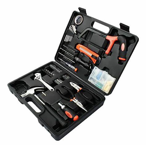 Combo BLACK+DECKER: Lijadora Orbital ¼" + Sierra Circular 7-1/4" con Set de 107 Herramientas ¡Promoción Especial!
