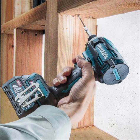 Atornillador de Impacto Makita XGT 40V + 2 Baterías 2.5Ah y Cargador | ¡Promoción Especial!